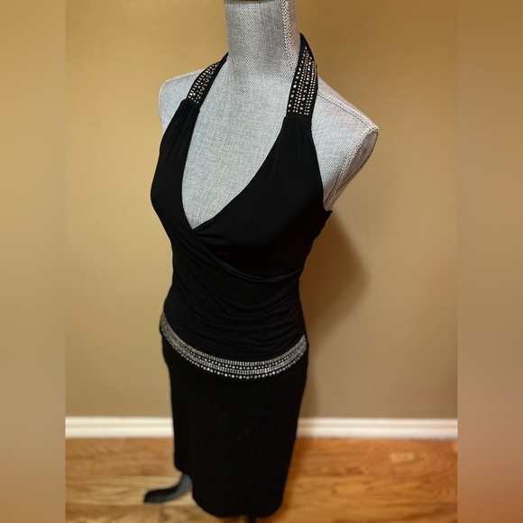 Le Chateau Dress - Picture 3 of 12